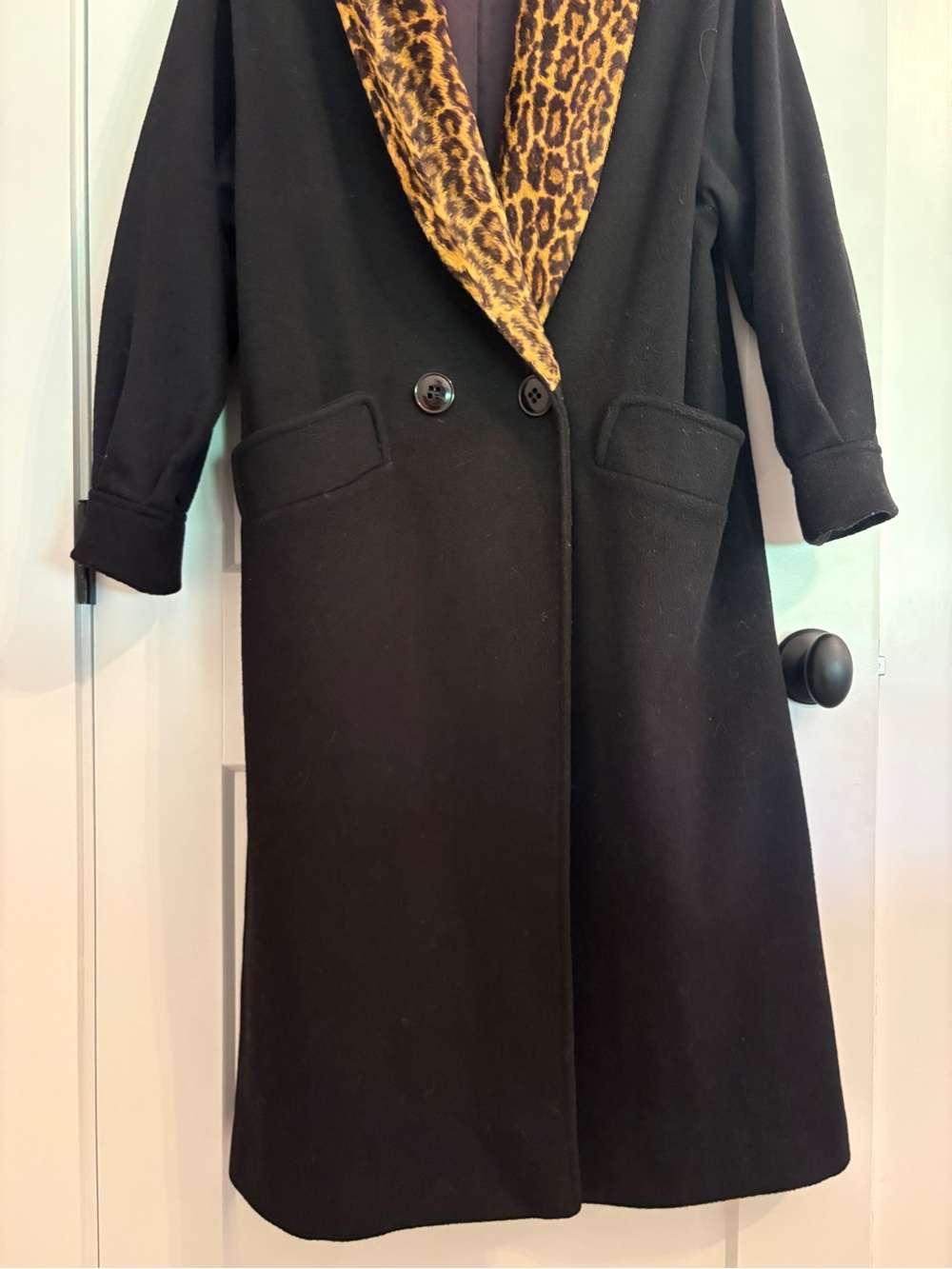 Mystic Black Trench Coat with Leopard-Print Lapel